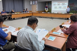 “잘 쌓은 퇴비, 한강 수질 개선한다”... 한강청, 야적퇴비 주민교육