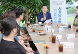 이재준 수원시장, 상반기 민원 친절왕·우수공무원 만나 격려