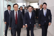 김진경 의장, 김동연 지사-임태희 교육감과 ‘협치’ 결과 살펴... “도·도교육청과 적극 협치하며 노동존중의 의정활동 펼칠 것”