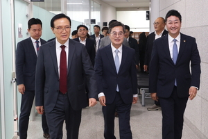 김진경 의장, 김동연 지사-임태희 교육감과 ‘협치’ 결과 살펴... “도·도교육청과 적극 협치하며 노동존중의 의정활동 펼칠 것”