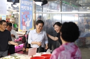 김동연 지사, 무더위 쉼터서 ‘철퍼덕’...“어르신 눈높이 맞추겠다”