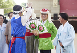 깨끼춤 춘 김동연, ‘양주별산대놀이’ 전통 잇는 청년 예술인 응원