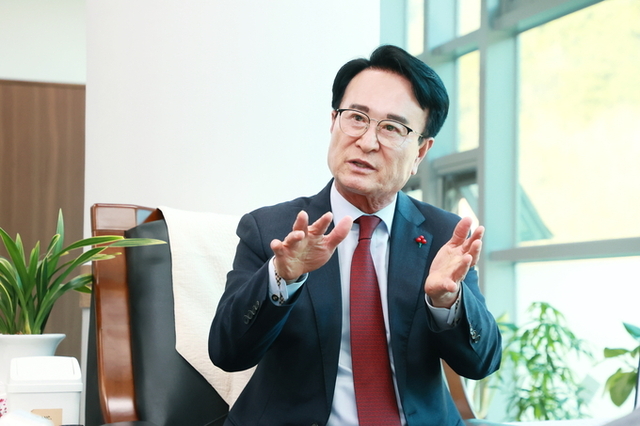 민선 8기 사천시, ‘머무는 도시’로의 대전환... 박동식 사천시장에게 듣는 체류형 관광도시 전략