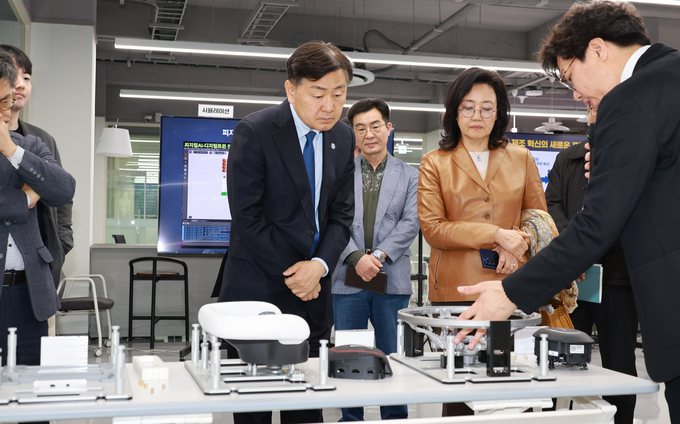 박영선 전 장관, 전북 피지컬AI 현장 방문…"제조혁신 정책 확산 논의"